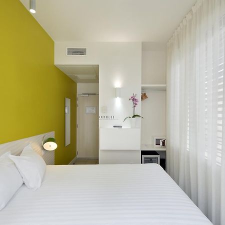 Hotel Les Voiles Toulon Bagian luar foto