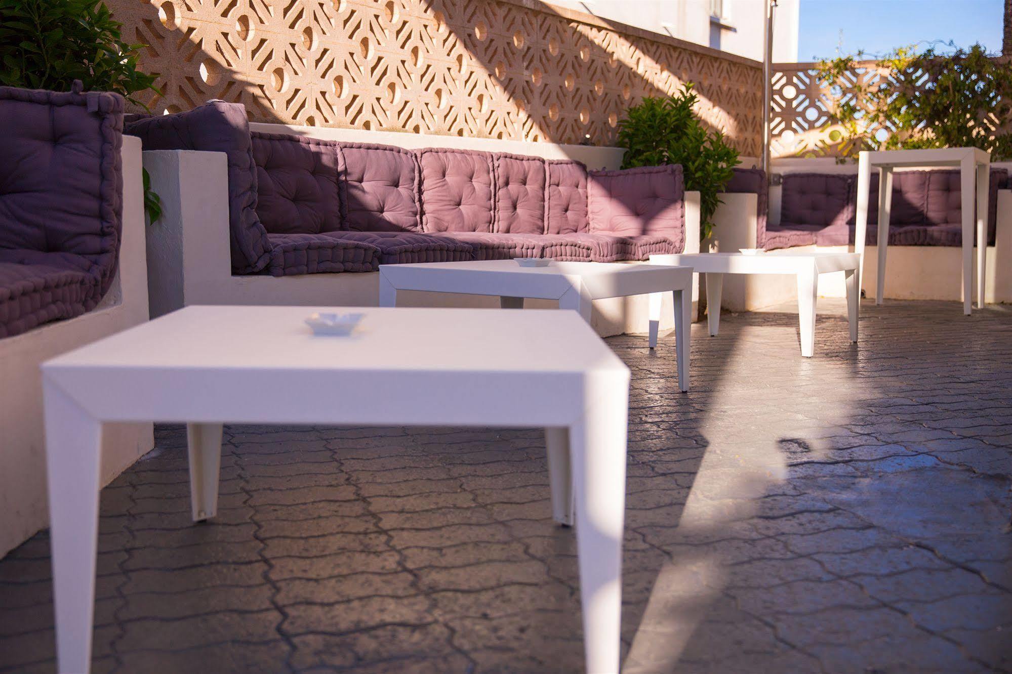 Hotel Les Voiles Toulon Bagian luar foto